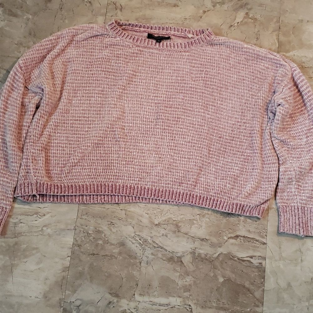 Romeo & Juliet  Pull Over Sweater Size L